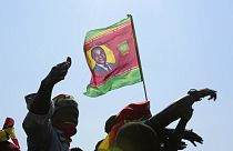 Una bandiera dello Zambia con l'effige del neo-presidente Hichilema.