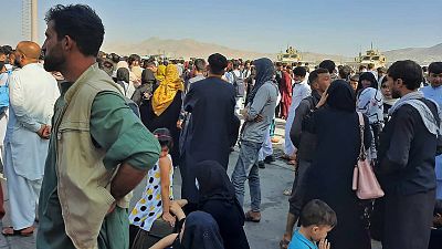 توقف پروازها در پی هجوم هزاران افغان به فرودگاه کابل