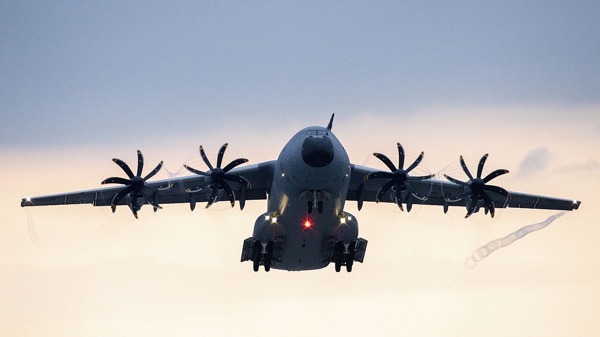 Ein Airbus A400M der Bundeswehr fliegt nach Kabul