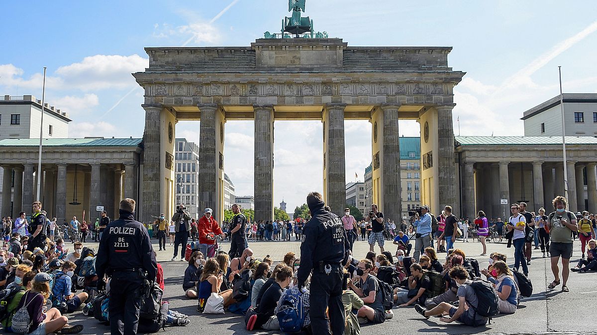 Az Extinction Rebellion ülősztrájkja a Brandenburgi kapunál