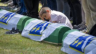 Temmuz 1995'te 8 binden fazla Boşnak erkek Srebrenitsa'da hayatını kaybetti