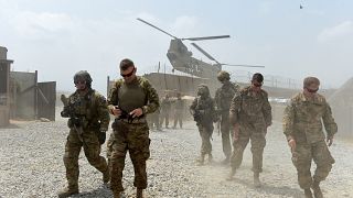 جنود أمريكيون في قاعدة العمليات المتقدمة التابعة لقوات التحالف كونيلي في منطقة خوجياني بإقليم ننكرهار في أفغانستان.