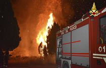 حرائق غابات قرب مدينة باليرمو بجزيرة صقيلية الإيطالية