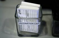 بطاقات التطعيم الأمريكية ضد كوفيد-19.