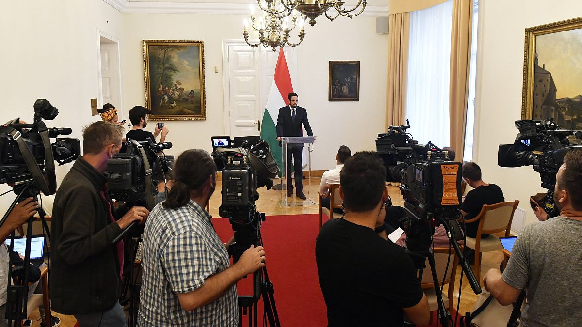 Bejelentés a magyar mentőakcióról a sajtótájékoztatón