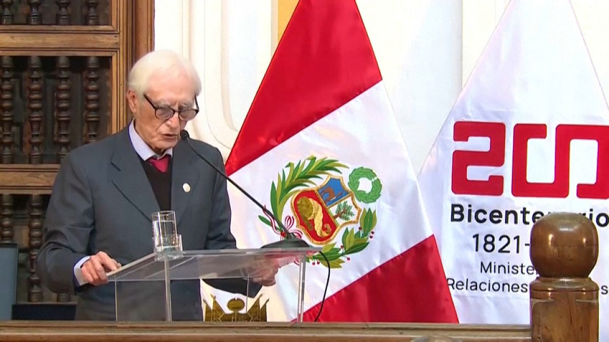 El ex ministro de Asuntos Exteriores peruano, Héctor Béjar.