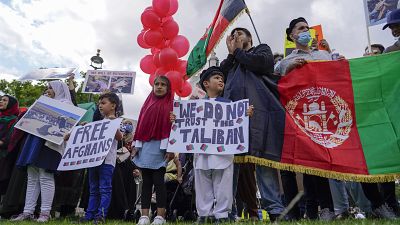 مترجمان سابق افغان و گروه ضدجنگ در تظاهرات لندن: دولت بریتانیا مردم افغانستان را تنها نگذارد