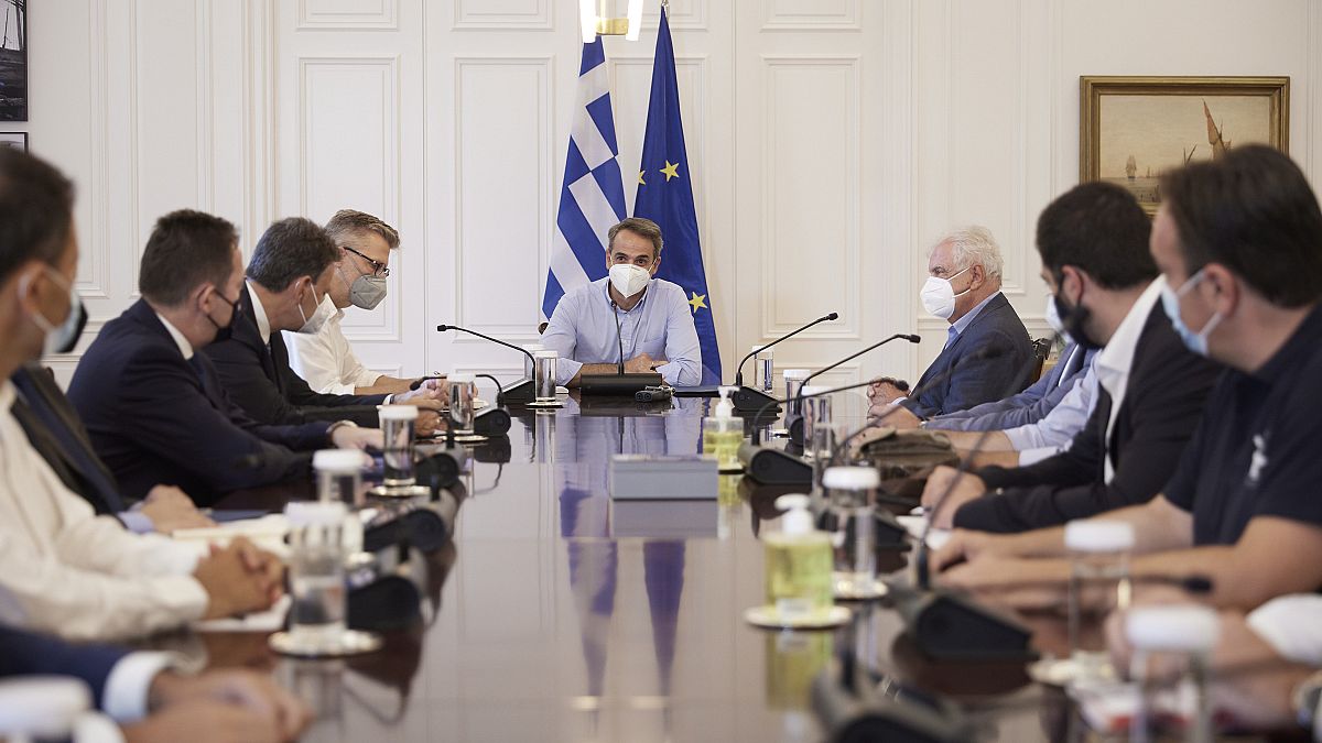 Σύσκεψη υπό τον πρωθυπουργό για την ανασυγκρότηση της Εύβοιας