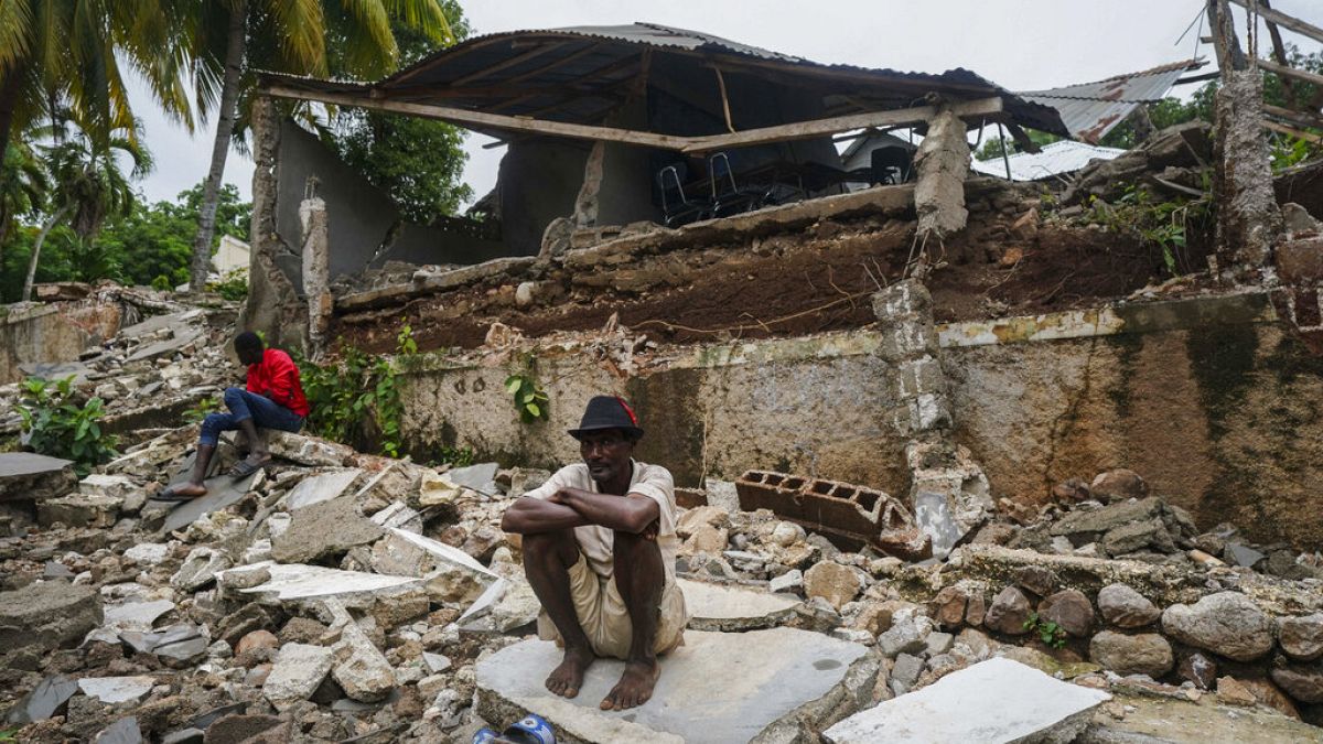 Hospital destruído por terramoto no Haiti