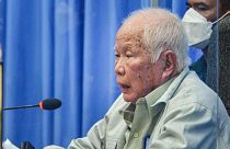 Kızıl Kmerler'in hayatta kalan son yöneticisi Khieu Samphan, 2018'de ömür boyu hapis cezasına çarptırılmıştı.
