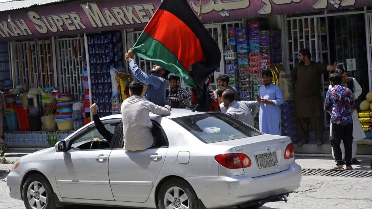 طالبان معترضان در کابل را با تیراندازی متفرق کرد