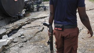 Grupos paramilitares conocidos como 'gangs' controlan el acceso a zonas de Haití a las que llega la ayuda internacional. Foto tomada en Los Cayos, Haití, el 19 de agosto 2021.
