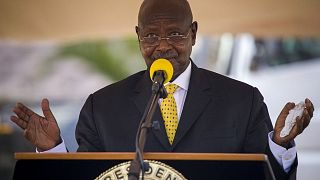 Ouganda : le président suspend 54 ONG pour non-conformité à la loi