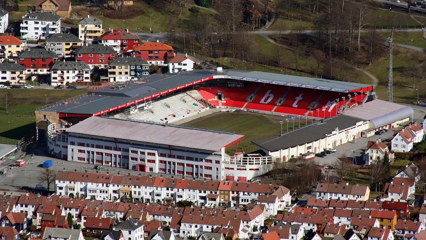 Pitsa olib kelib bir qizni sikdi. Yuqori sifatli birinchi shaxs porno