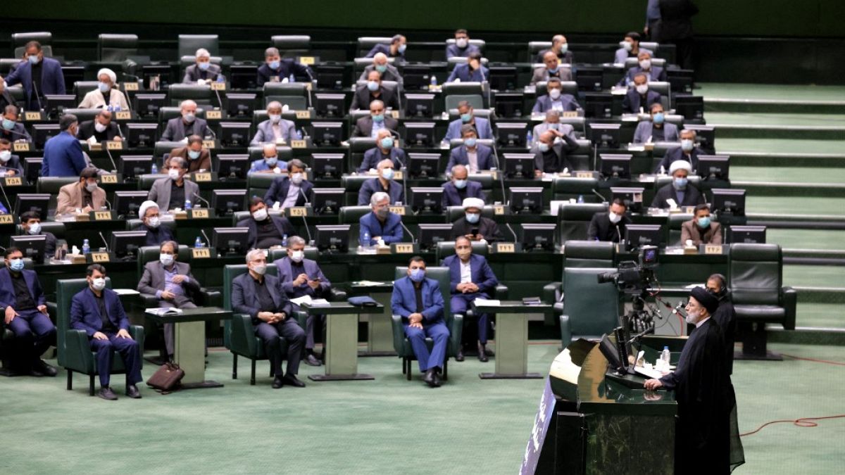 Le président Ebrahim RaÏssi devant les députés - Téhéran (Iran), le 21/08/2021