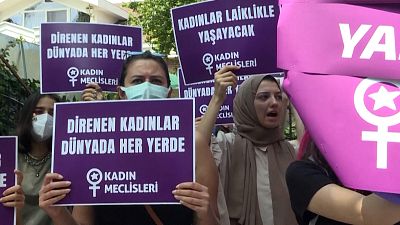 Διαδήλωση στην Κωνσταντινούπολη για τα δικαιώματα των γυναικών του Αφγανιστάν