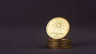 Moneda de Oro de la criptomoneda Ada Cardano. 