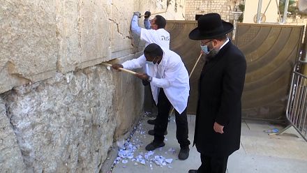 Western Wall notes cleared ahead of Jewish New Year