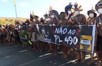 Őslakosok ezrei tüntettek Brazíliavárosban