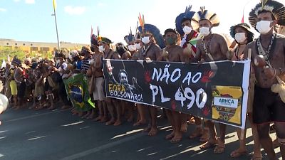 Őslakosok ezrei tüntettek Brazíliavárosban