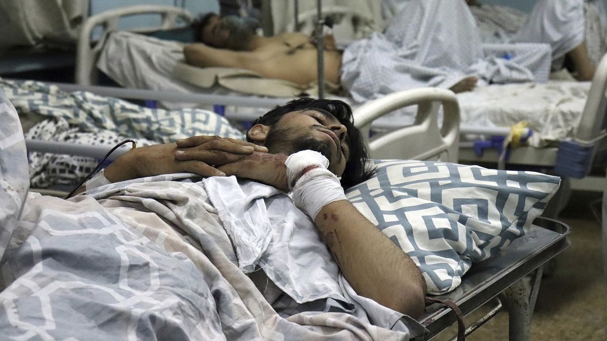 Kabul: è caos dopo l'attentato ma le evacuazioni riprendono