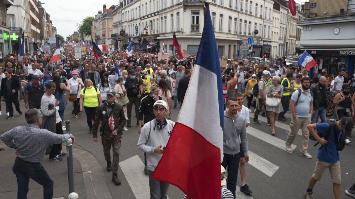 Una foto della manifestazione del 21 agosto a Lilla, in Francia