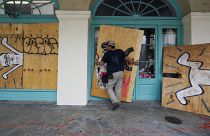 شاهد: الساحل الجنوبي الأمريكي يستعد لوصول الإعصار إيدا "الشديد الخطورة"