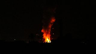 İsrail, Gazze Şeridi'nde Hamas'a ait bir noktaya ve tarım alanına hava saldırısı düzenledi. Saldırı sonrası bölgeden alev ve dumanlar yükseldi