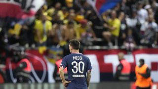 Messi debuta con la camiseta del PSG pero Mbappé le hace sombra