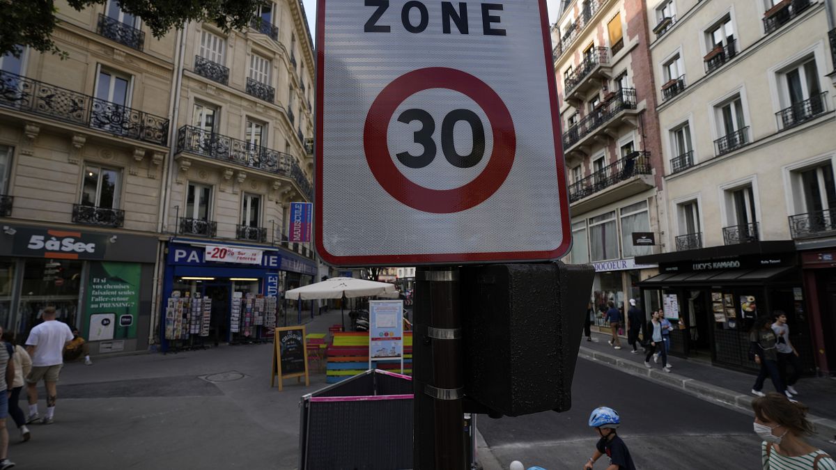 Zone-30-Schild in Paris