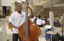Müziğin gücüyle suç bataklığından kurtulup orkestra kuran Angolalı gençlerin hikayesi