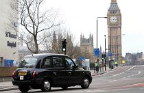 Londra'nın simgelerinden siyah taksi
