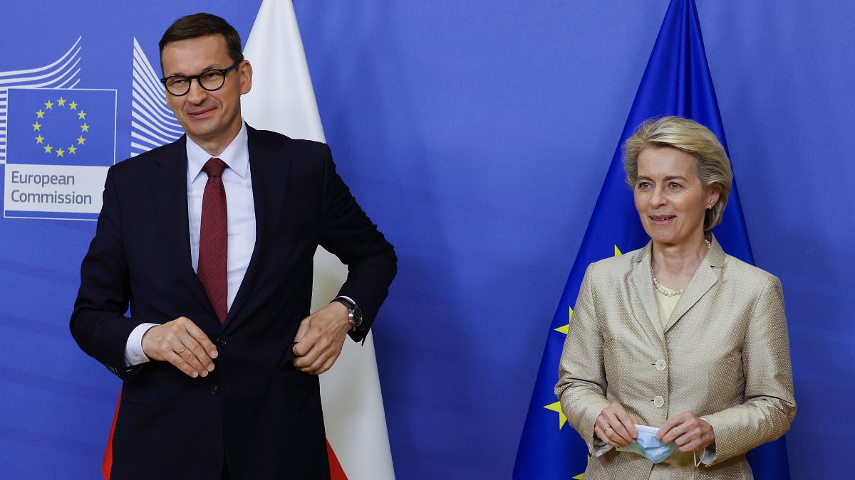 Ursula von der Leyen, az Európai Bizottság elnöke fogadja Mateusz Morawiecki lengyel miniszterelnököt Brüsszelben július 13-án