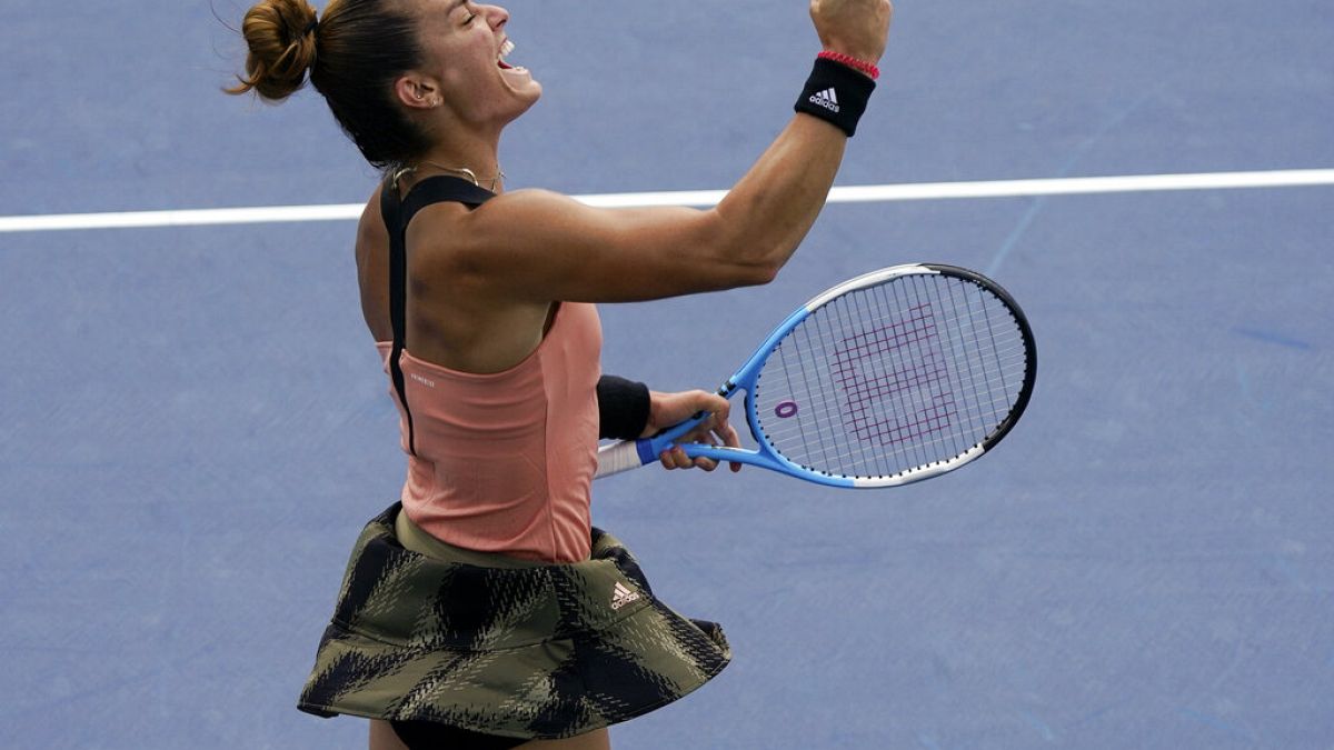 Η Μαρία Σάκκαρη πανηγυρίζει την πρόκριση στον δεύτερο γύρο του US Open