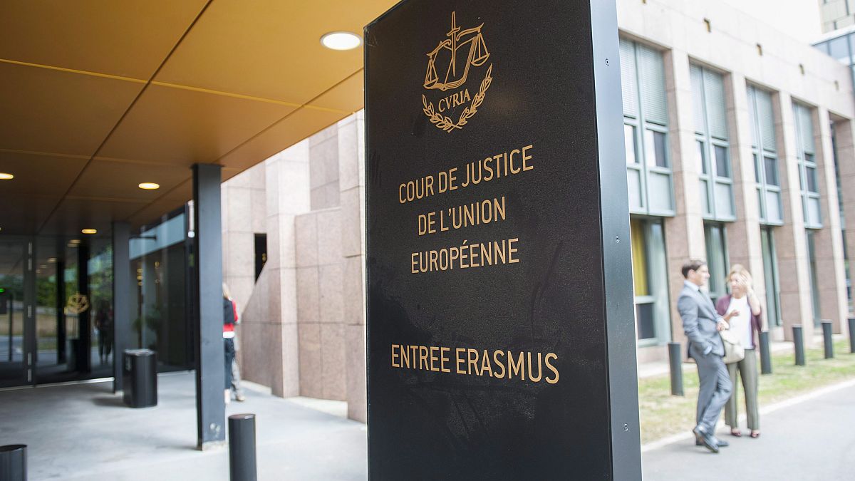 Az Európai Unió Bíróságának, a Curiának a bejárata Luxembourgban