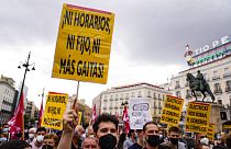 Demonstranten protestieren im Juni 2021 in Spanien gegen die neue Strompreisverordnung.