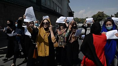 ویدئو؛ جمعی از زنان افغان برای مطالبه حقوق خود در کابل دست به تظاهرات زدند