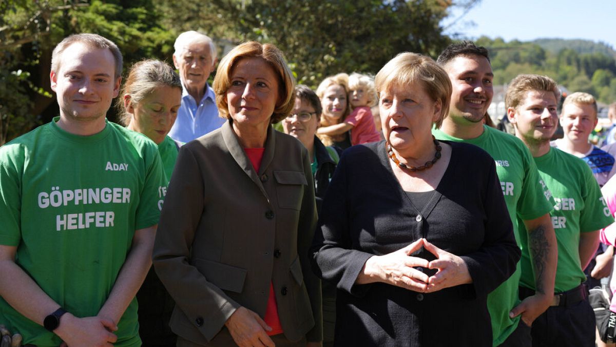 Angela Merkel und Malu Dreyer bei ihrem Besuch im hochwassergeschädigten Altenahr am 3. September 2021. 