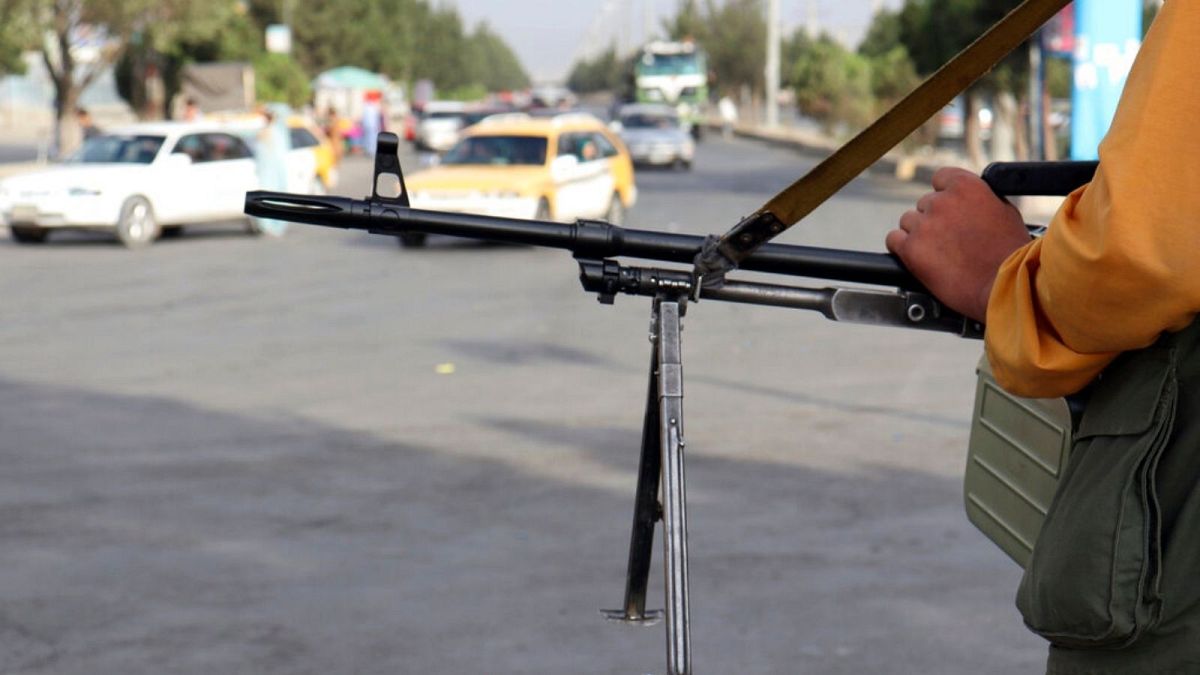 سلاح یک جنگجوی طالبان