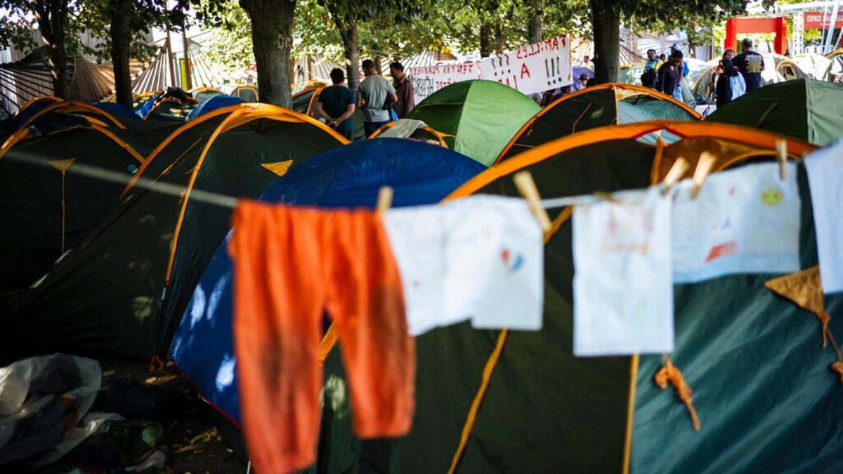 چادرهای پناهجویان در پاریس (عکس تزئینی است)