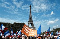 A kötelező védőoltás és a védettségi igazolvány ellen tiltakoztak Franciaországban