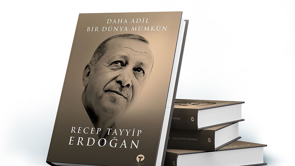 Türkiye Cumhurbaşkanı Recep Tayyip Erdoğan tarafından kaleme alınan "Daha Adil Bir Dünya Mümkün" kitabı