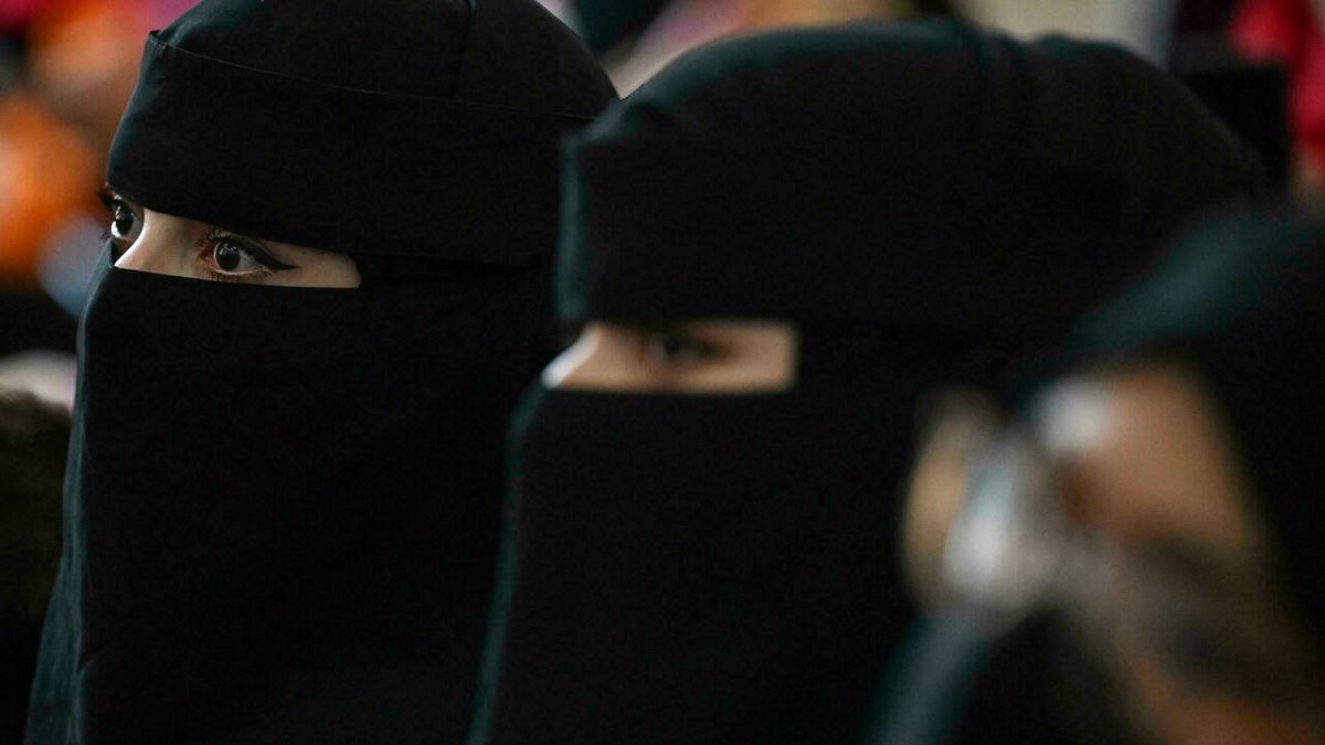 Afganistan'da Taliban'dan kadınlara örtünme talimatı