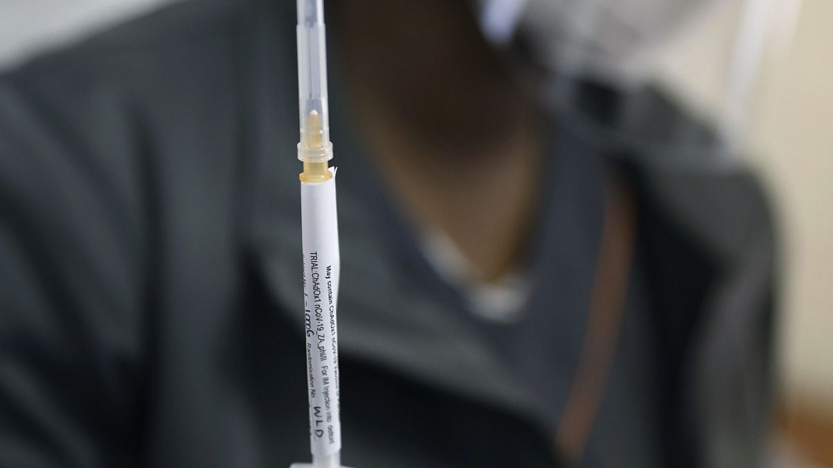 Ο Πίτερ Σαντς στο euronews: Να δοθούν εμβόλια στις πιο φτωχές χώρες