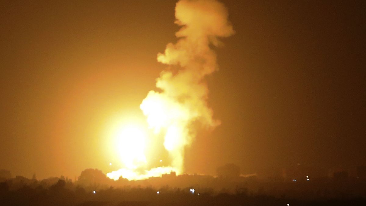 غارة جوية إسرائيلية على خان يونس جنوب قطاع غزة