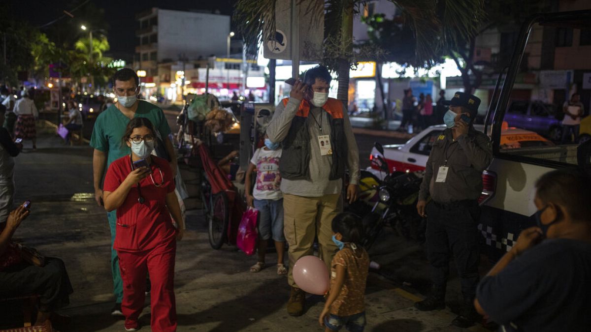 Un fuerte terremoto sacude el centro y sur de México