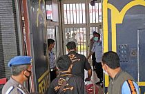 Δυνάμεις ασφαλείας στην κεντρική πύλη της φυλακής της επαρχίας Μπαντέν στην Ινδονησία