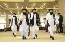 Doha'da ABD ile barış müzakereleri yürüten Taliban heyetinin bazı üyeleri (arşiv)