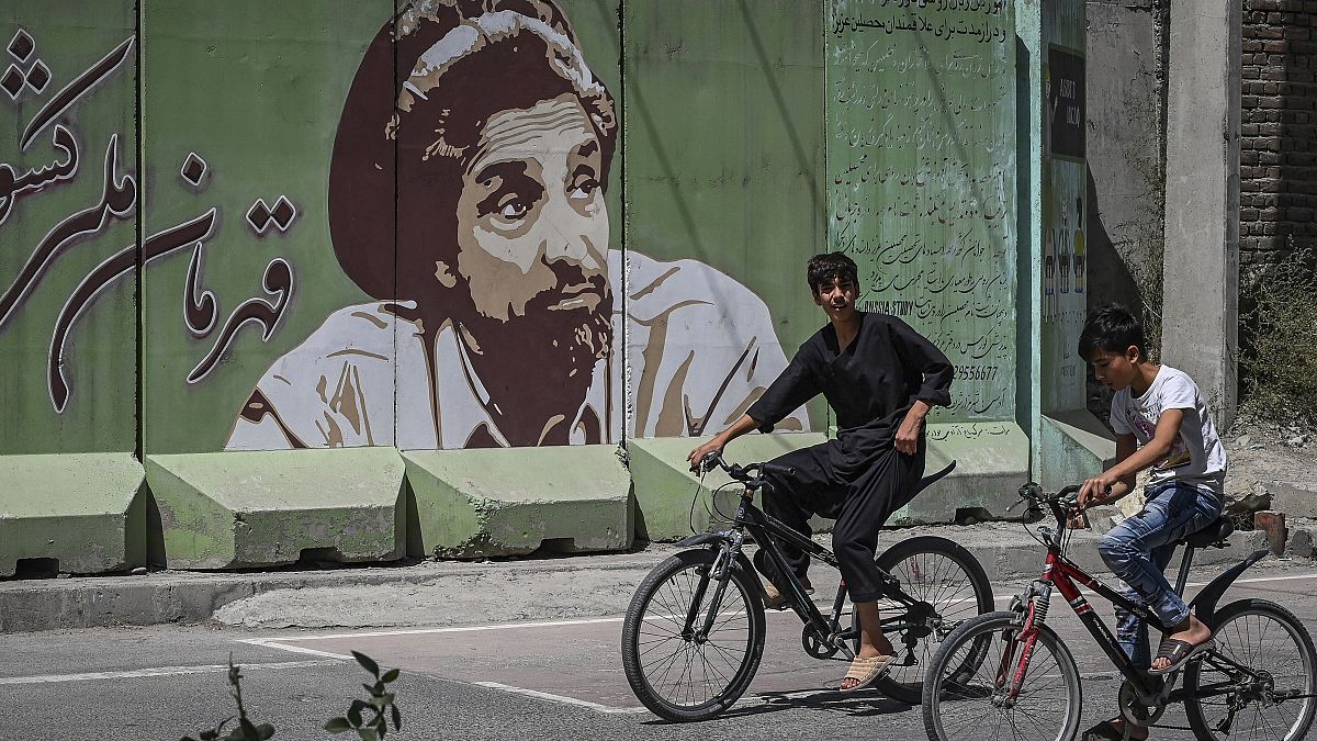 Sur un mur en Afghanistan, le commandant Massoud