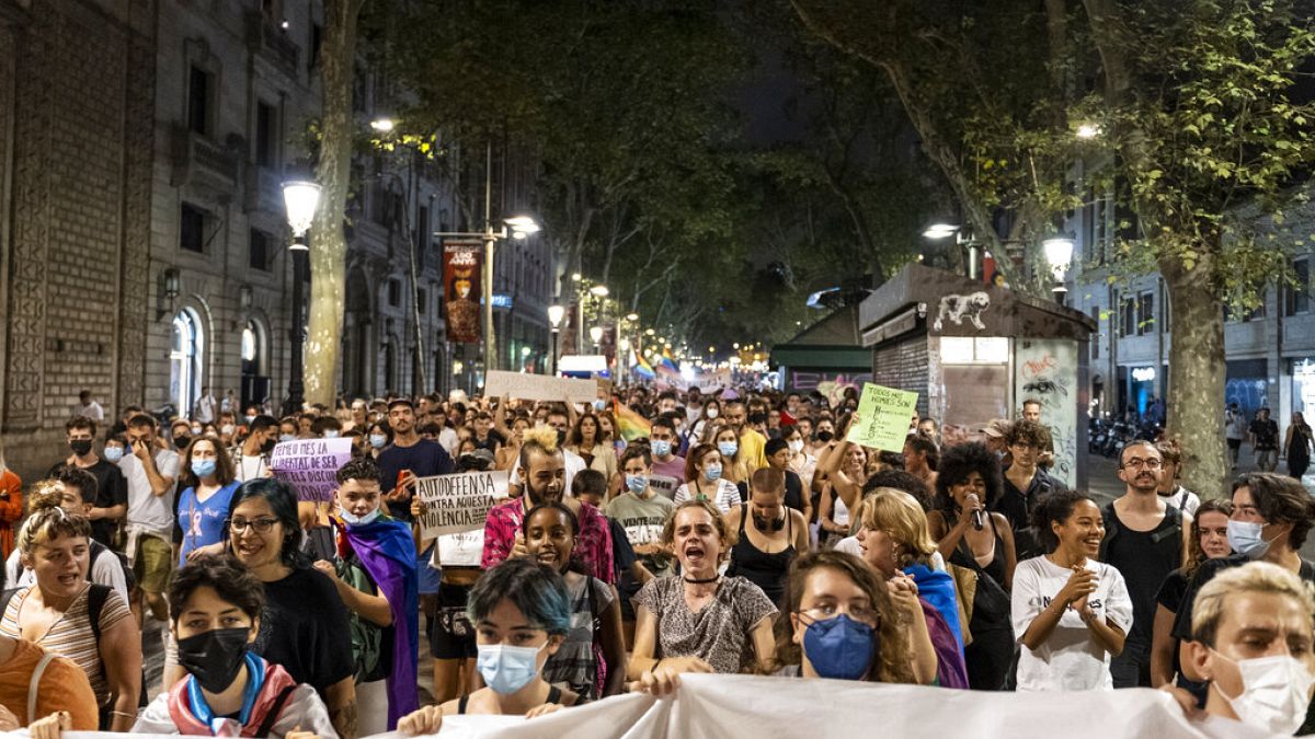 Διαδήλωσεις κατά της ομοφοβίας σε Μαδρίτη και Βαρκελώνη